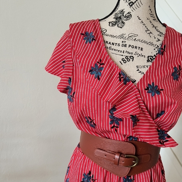 Red Striped Floral Dress. Size 44. Great Condition - Picture 3 of 10